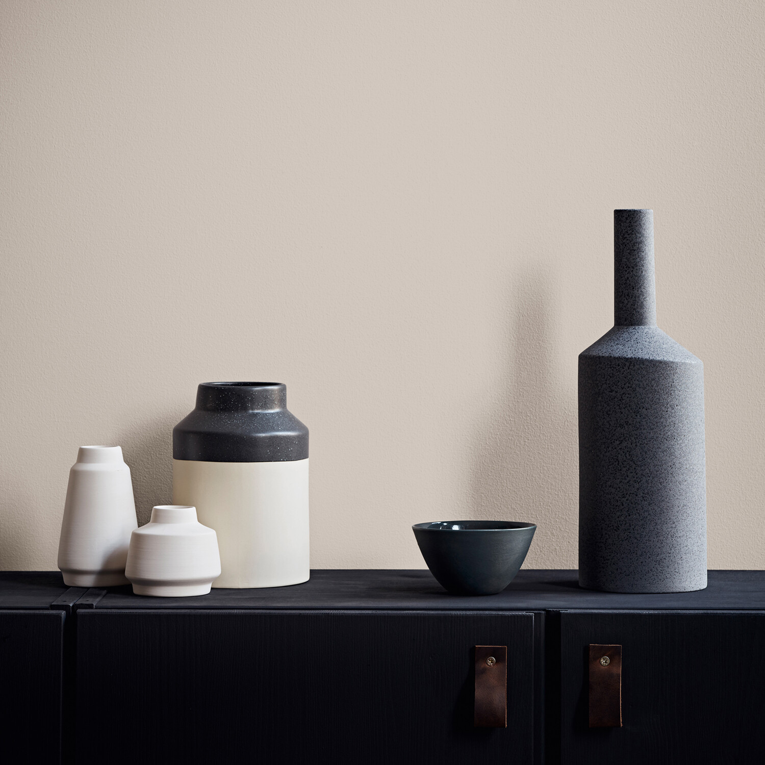 Crown Walls & Ceilings Linen Blend Mid Sheen Emulsion Paint 2.5L Image 6